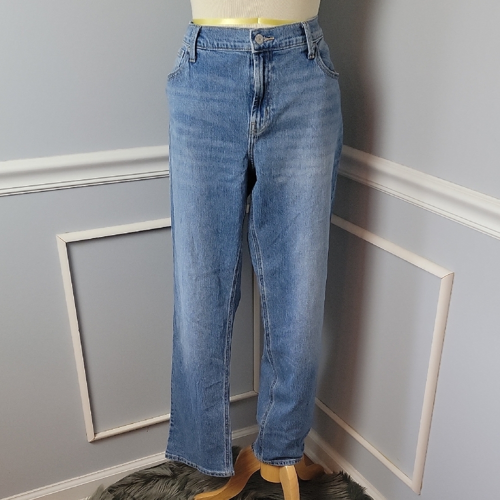 OLD NAVY Wow Boyfriend Mid-Rise Stretch Relaxed Slouchy‎ Straight Leg Jeans 14